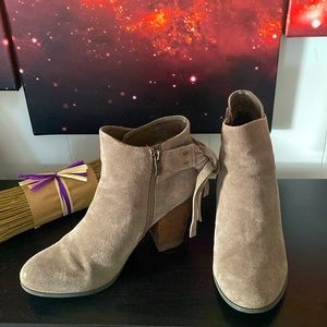 Franco Fortini LYZA Heeled Fringe Ankle Books